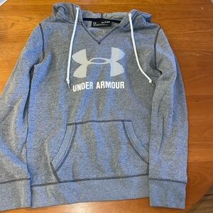 Under armor Woman’s Sweatshirt